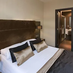 2* ホテル コンスタンサ